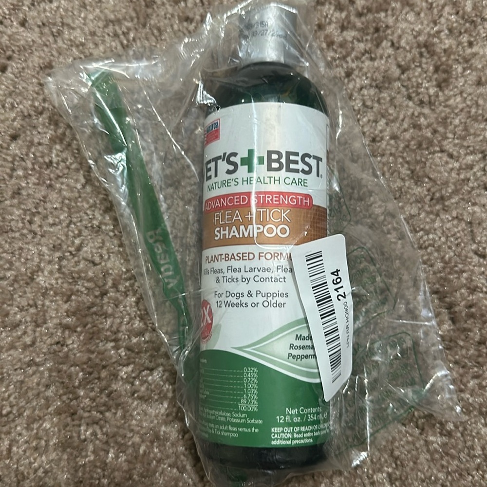 NWOT Vets Best 12oz advanced strength pet shampoo for dogs and puppies 12wk+